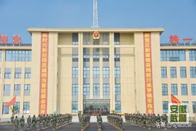 一声号令！开训！图片
