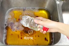 洗碗池下水道堵了怎么办？只需一个塑料瓶，快速疏通，不花一分钱图片
