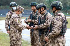 “硬核”枪技！武警特战队员实弹射击练就“神枪手”图片