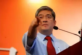 著名经济学家郎咸平：98岁母亲意外离世后，称以往打一针就没事了图片