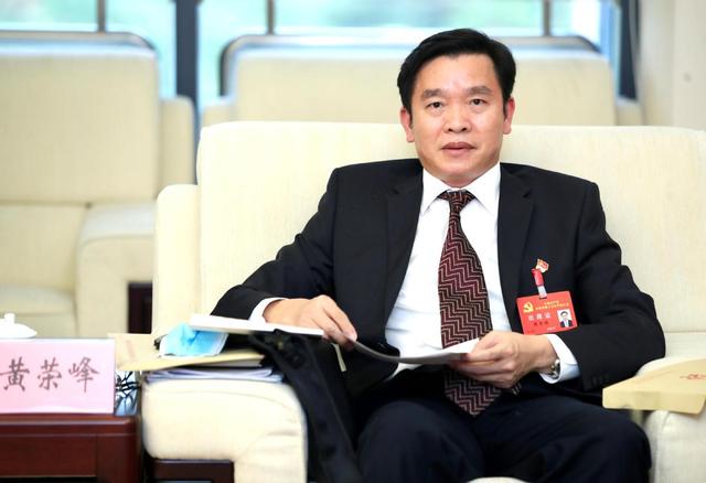 聚焦党代会·报告反响|市党代表,寮步镇镇长黄荣峰:听