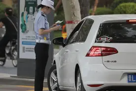 4月起，超载20%以内不扣分，7座车坐8个人算超载吗？车管所回复了图片