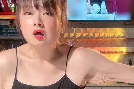 陈嘉佳暴瘦110斤皮松肉垮！手臂赘皮拉丝极震撼，脸却比贾玲紧致图片