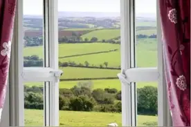 老人言：“四时不开窗，家里少遭殃”，究竟哪4个时间不能开窗？图片