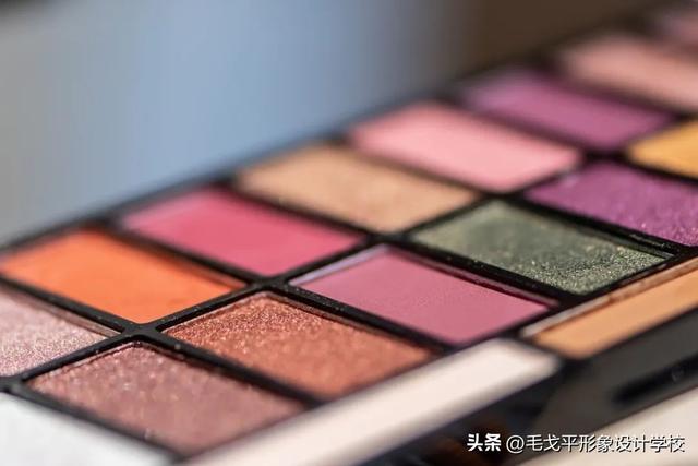 保姆级眼影攻略 | 如何画出适合自己的眼妆？手残党赶紧进来抄功课