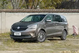 商务车里的销量王，23.29万起，不加价，实拍别克GL8图片