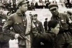 1951年一汉奸被捕，他却指着一位解放军说：你是害死杨靖宇的叛徒图片