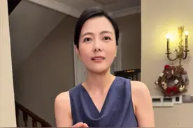 杨乐乐挂端午节艾草，家中别墅罕见出镜，后院摆满石像古香古色图片