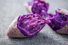 紫薯6元一斤比普通红薯贵3倍，有啥不同？原来差别挺大，别舍不得图片