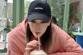 女排老将王一梅恋情曝光，妆容精致美出新高度，晒男友视角照图片