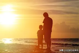 故事：我42岁，我爸30年不见我，要求我送2套房子给后妈的2个儿子图片