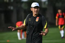 目标世少赛！杨晨带领国少备战亚少赛，态度、纪律、执行力是建队方针图片