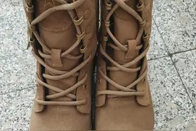 解放军配发的21式作战靴，有三处明显变化，实战意味很浓图片