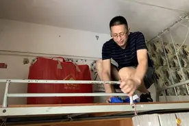 52岁大学新生称“室友都喊我哥”，大学环境有益身心健康，不存在占用教育资源图片