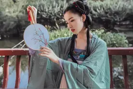 李清照写词向丈夫求欢，被批荒淫，李清照：我是词人，我也是女人图片