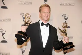 好莱坞当红男星塌房！天后歌手去世后他竟做“仿真遗体”分食狂欢图片