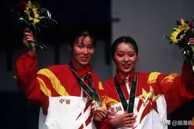 羽坛名将葛菲：17岁父亲患肝病离世，遇上孙俊生活才圆满！图片