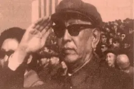 1980年中央点名耿飚访美，美仪仗队热烈欢迎，女儿回忆：不敢相信图片
