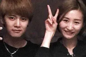 拒绝做杨迪！这5位男星走红后的第一件事，就是娶相恋多年的女友图片