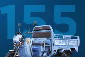 爱玛发布货运坦克155，动力充足，超大车厢设计，一次能拉2000斤图片