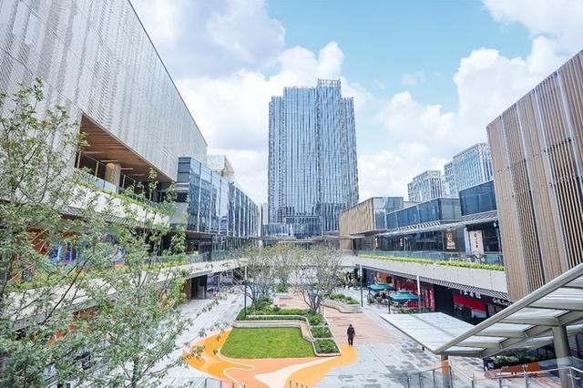 “首店首发经济”助力区域消费升级 上海天空万科广场今开门迎客