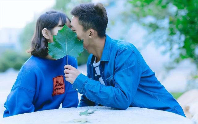 职场男女暧昧有何表现,看看下面这五点,你占了几条