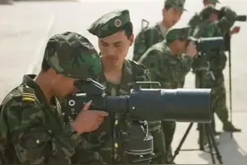 我国军警部门着装上的少见穿搭图片