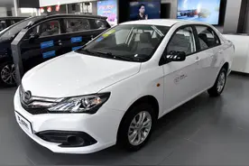 销量爆表，实惠好车，ABS配备，实拍比亚迪F3图片