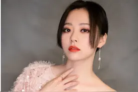 张靓颖：与冯轲相爱15年，被骗走6亿身家，离婚5年两人天差地别图片