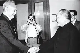 李光耀评邓公：我从未见过一位共产党领袖，愿意放弃自己一己之见图片