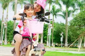 这2款电动车，可以载3人，纯电续航150公里以上，家长接娃更方便图片