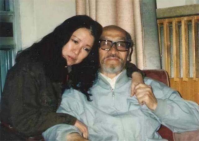 1941年，王洛宾回到兰州家中，出轨妻子问他：你今晚去哪儿住？