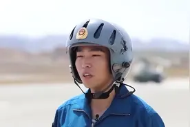 武警新疆总队组织特战队员开展人机融合训练 提升立体作战能力图片