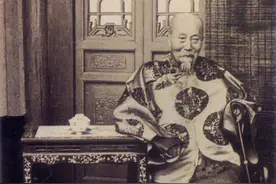 李鸿章死后，给家族遗留10亿多元财产，52年后孙子却活活饿死图片