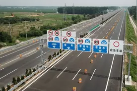 高速限速120km/h，为何跑115km/h就被拍超速，新手可要知道原因图片