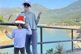 章泽天刘强东的爱情，网友：刚开始是真的爱了，后来不爱也是真的图片