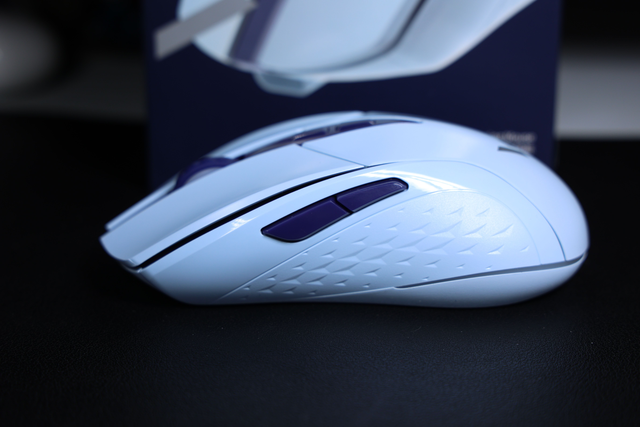 【中小手必备游戏神器】雷柏V300W双模无线RGB游戏鼠标开箱评测！