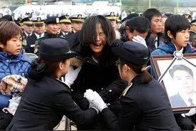 中国船长反杀暴力执法的韩国海警，最终被判23年，罚款2000万图片