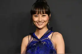 陈法拉怎么老成这样！剪齐刘海暴露脸型缺点，化亚裔妆惨变大妈图片