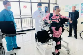 如同“开挂”，“机器人”让偏瘫重症老人“健步如飞”！图片