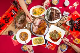 妈妈做的年夜饭，意外火遍全网，网友：妈不累，是母亲的最大谎言图片
