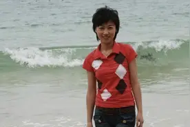 她是安徽美女主持，16号领证17号去世丈夫守灵3天，父母一夜白头图片