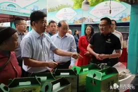 凌云县2023年广西乡村振兴广西供销大集凌云县分会场暨“促消费·惠民生·稳经济·助振兴”展销会启动图片