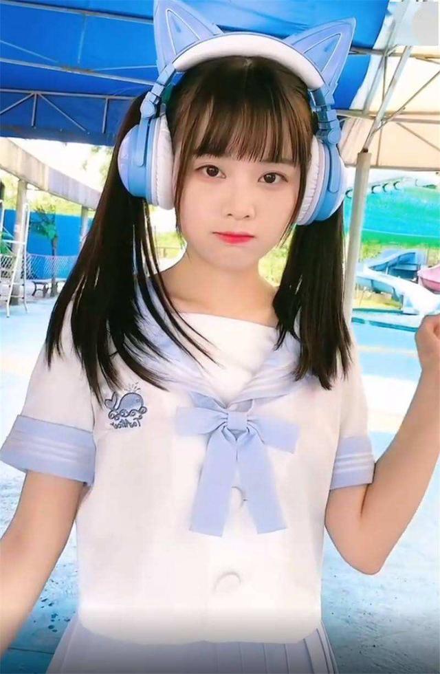 火线妹抖音粉丝怎么少了（火线妹为不当评论道歉我确实欠骂粉丝从1000万降到900万）