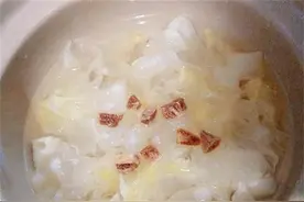 白木耳怎么煮才能软烂黏稠？教你正确煮银耳，软糯香甜，黏稠顺滑图片
