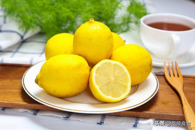 青柠檬泡水好还是黄柠檬好（买柠檬时）