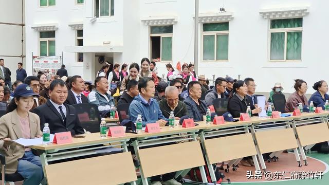 西安鄠邑区炉客后裔赴西藏洛隆硕督参加民族团结文化交流活动举行