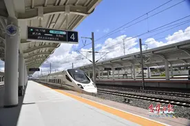 延吉⇌长白山临时动车组开行！长白山迎来延吉老铁“首发团”图片