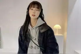 羽绒服 + 厚裤子、卫衣 + 裤子，太美了图片