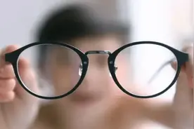 孩子散光能治好吗？什么情况下要戴眼镜？能提前预防吗？一文说清图片